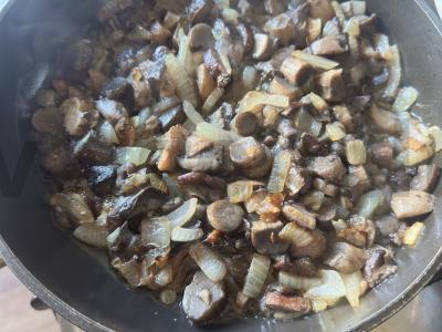 Kepti voveraitės su svogūnais Žingsnis 4