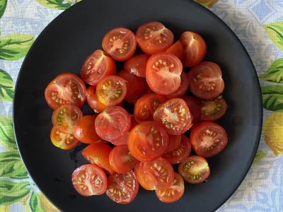 Orzo makaronai grietinėlės padaže su grybais ir pomidorais Žingsnis 1
