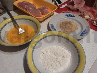 Vištienos kišenėlės su kumpiu ir sūriu Žingsnis 4