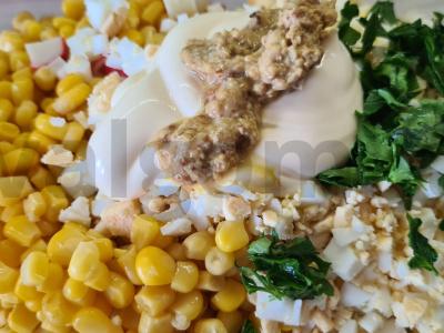 Salotos su krabų lazdelėmis ir Pekino kopūstu Žingsnis 3