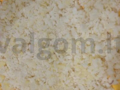 Nuostabi salotos su vištiena ir marinuotais agurkais Žingsnis 1