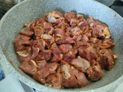 Kalakutiena a-la čachochbili Žingsnis 1