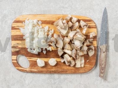 Šampinjonų sriuba Žingsnis 1