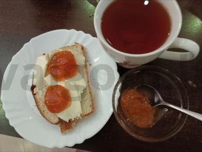 Sumuštiniai su sviestu ir abrikosų džemu Žingsnis 2