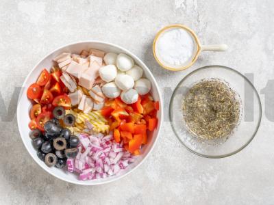 Italų salotas su makaronais ir paukštienos ritinėliu Žingsnis 4