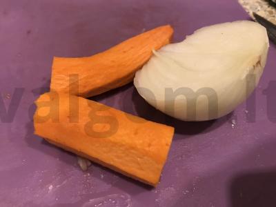 Harcho sriuba su kiauliena ant kaulų Žingsnis 3