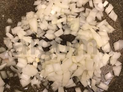 Harcho sriuba su kiauliena ant kaulų Žingsnis 4