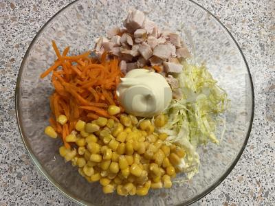 Rūkyta vištienos salotos su korėjietiška morkų ir Pekino kopūstu Žingsnis 3