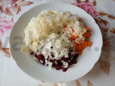 A-lyv vinigretas su grūdėta garstyčia Žingsnis 3