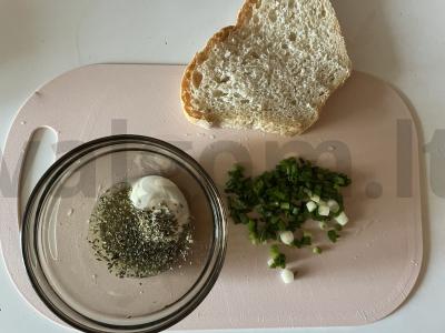 Krustingas skrebutis su žaliu svogūnu ir itališkais prieskoniais Žingsnis 2