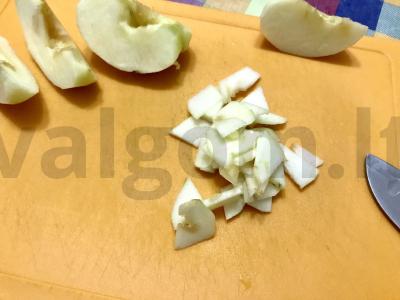 Vitaminų salotas su salierais Žingsnis 1