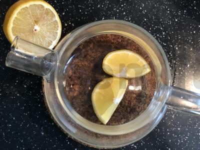 Arbata su citrina ir imbieru Žingsnis 1