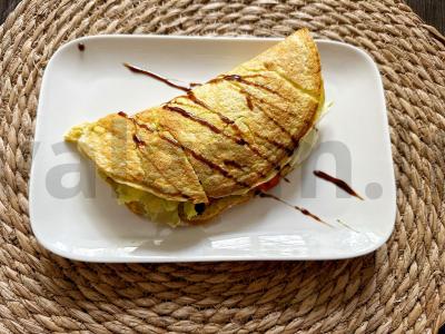 Avižų blynas su vyšniniais pomidorais pagrindine nuotrauka