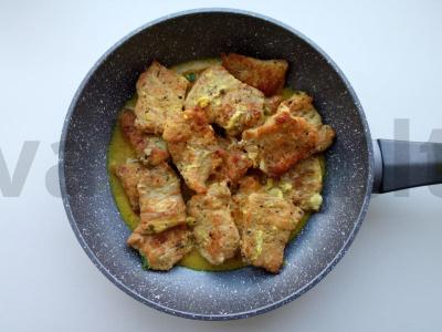 Skani kiauliena kokosų pieno padaže folijoje Žingsnis 1