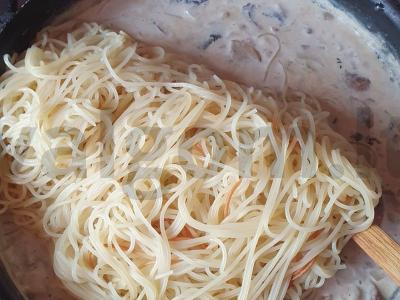 Bolognese makaronai su kalendra Žingsnis 4