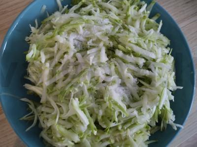 Cukinijų ritinys su morkomis Žingsnis 1