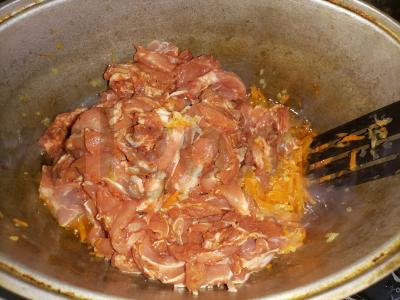 Troškinti kiaulienos šonkauliai su bulvėmis orkaitėje Žingsnis 3