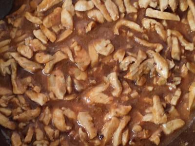 Vištienos krūtinėlė aštriame padaže Žingsnis 4