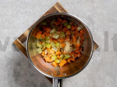 Žirnių sriuba su bekonu Žingsnis 3