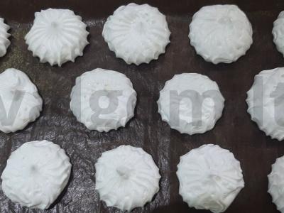 Meringos sausainiai su migdolais Žingsnis 8