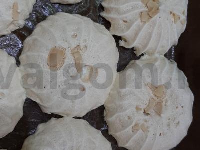 Meringos sausainiai su migdolais Žingsnis 10