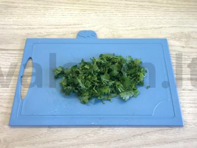 Azijietiška jautiena su raudonaisiais pipirais ir žolelėmis Žingsnis 3