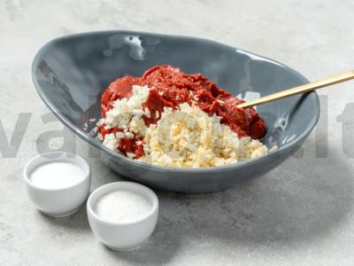 Krienų užtepėlė su pomidorų pasta Žingsnis 1