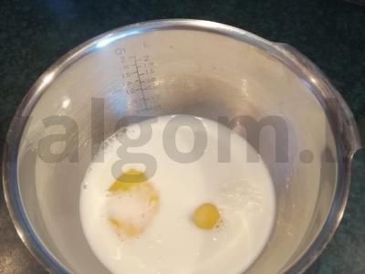 Be glutenų blynai be laktozės pieno Žingsnis 1