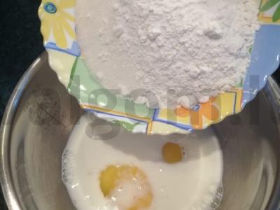 Be glutenų blynai be laktozės pieno Žingsnis 2