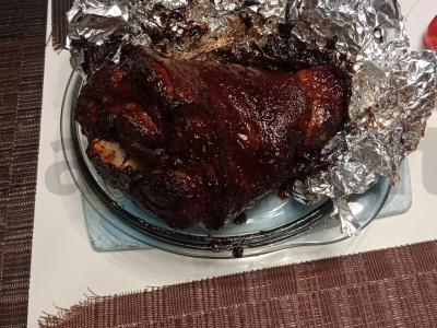 Kiaulienos kulšelis aluje su medumi ir adžika pagrindine nuotrauka