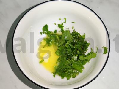 Pieninė kukurūzai su česnaku ir žolelėmis Žingsnis 3