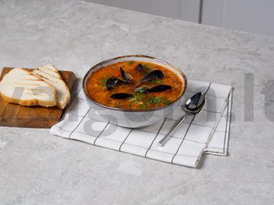 Pomidorų sriuba su jūros gėrybėmis pagrindine nuotrauka