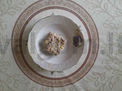 Salotas „Ivasis“ su žuvimi, bulvėmis ir marinuotais agurkais pagrindine nuotrauka