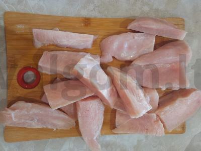 Nuostabūs vištienos kotletai džiūvėsėliuose Žingsnis 1