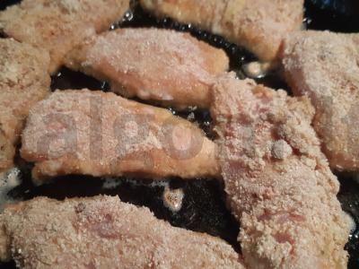 Nuostabūs vištienos kotletai džiūvėsėliuose Žingsnis 5