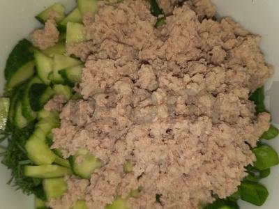 Salotas „Lengvas“ su tunu ir varškės sūriu Žingsnis 3