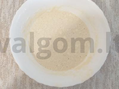 Švelnūs blynai iš rūgštaus pieno Žingsnis 2