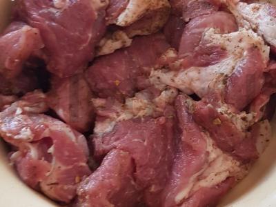 Tradiciškas kiaulienos šašlykas Žingsnis 2