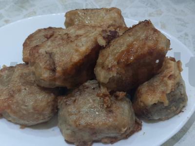 Žuvies kotletai su manų kruopomis pagrindine nuotrauka