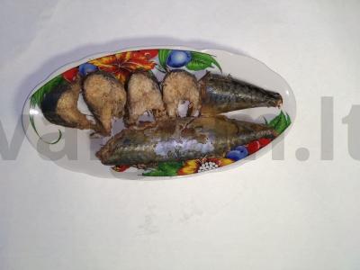 Naudinga karštai rūkyta skumbrė pagrindine nuotrauka