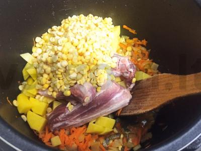 Žirnių sriuba lėtoje viryklėje su šonkauliais Žingsnis 2