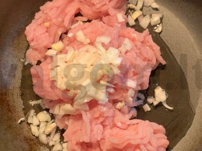 Mėsos pyragas su svogūnais Žingsnis 1