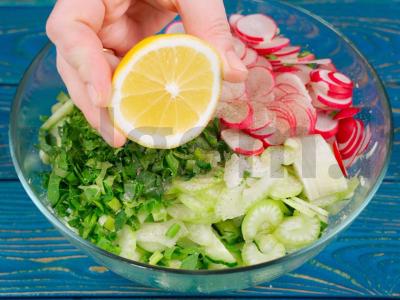 Pavasarinė daržovių salotos. Sveika mityba su Olga Žingsnis 3