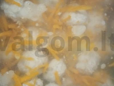 Sriuba su meatballs, kalendra ir šalotiniu svogūnu Žingsnis 3