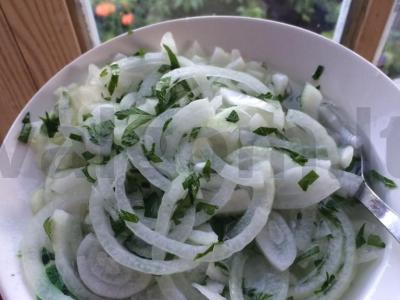 Marinuoti svogūnai pagrindine nuotrauka