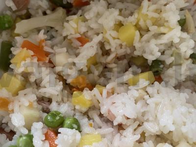 Ryžiai su daržovių mišiniu pagrindine nuotrauka
