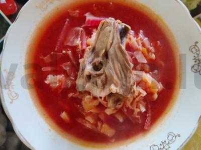 Burokėlių sriuba su antis pagrindine nuotrauka