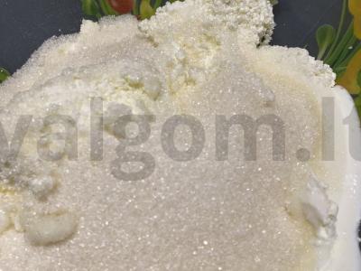 Varškės keksiukas su kefyru ir blynų miltais Žingsnis 1