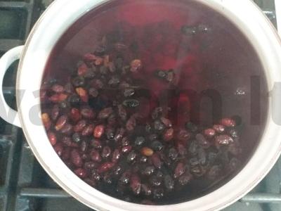 Kvapnus vyšnių ir uogų kompotas Žingsnis 1