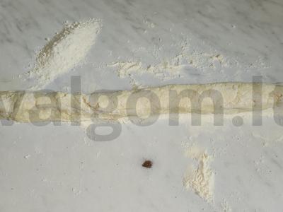 Patingėti varškės virtinukai su grietine ir avietėmis Žingsnis 4